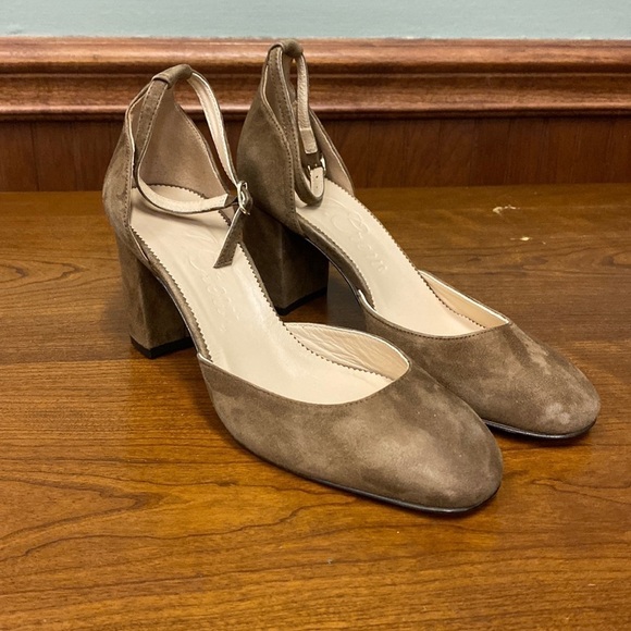 J Crew Maisie ankle-strap heels in Italian suede
Item BP331 - Picture 2 of 7
